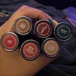Limited edition Safiya Nygaard x Colourpop